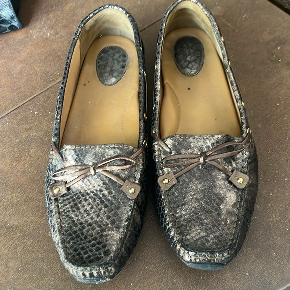 Clarks loafers alligator look copper size 10M